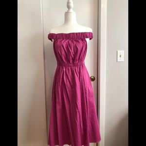 Off the shoulder - clinched waist